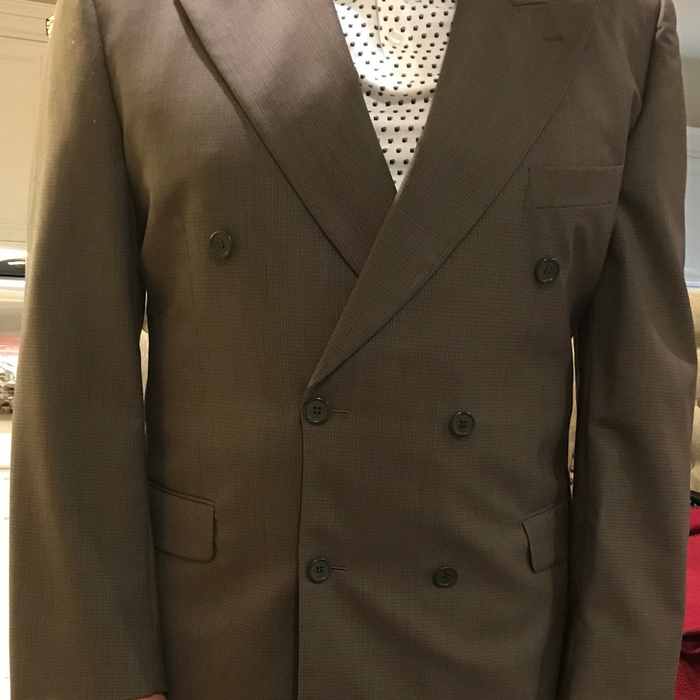 Suits - Picture 2 of 2